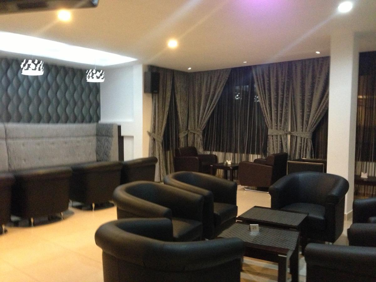 Airport Plaza Hotel 주바 외부 사진