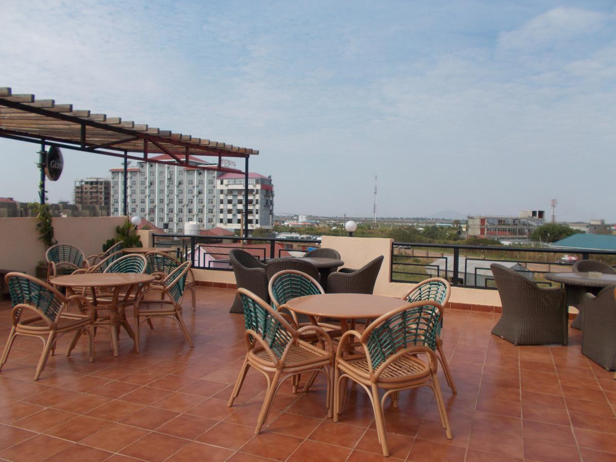 Airport Plaza Hotel 주바 외부 사진